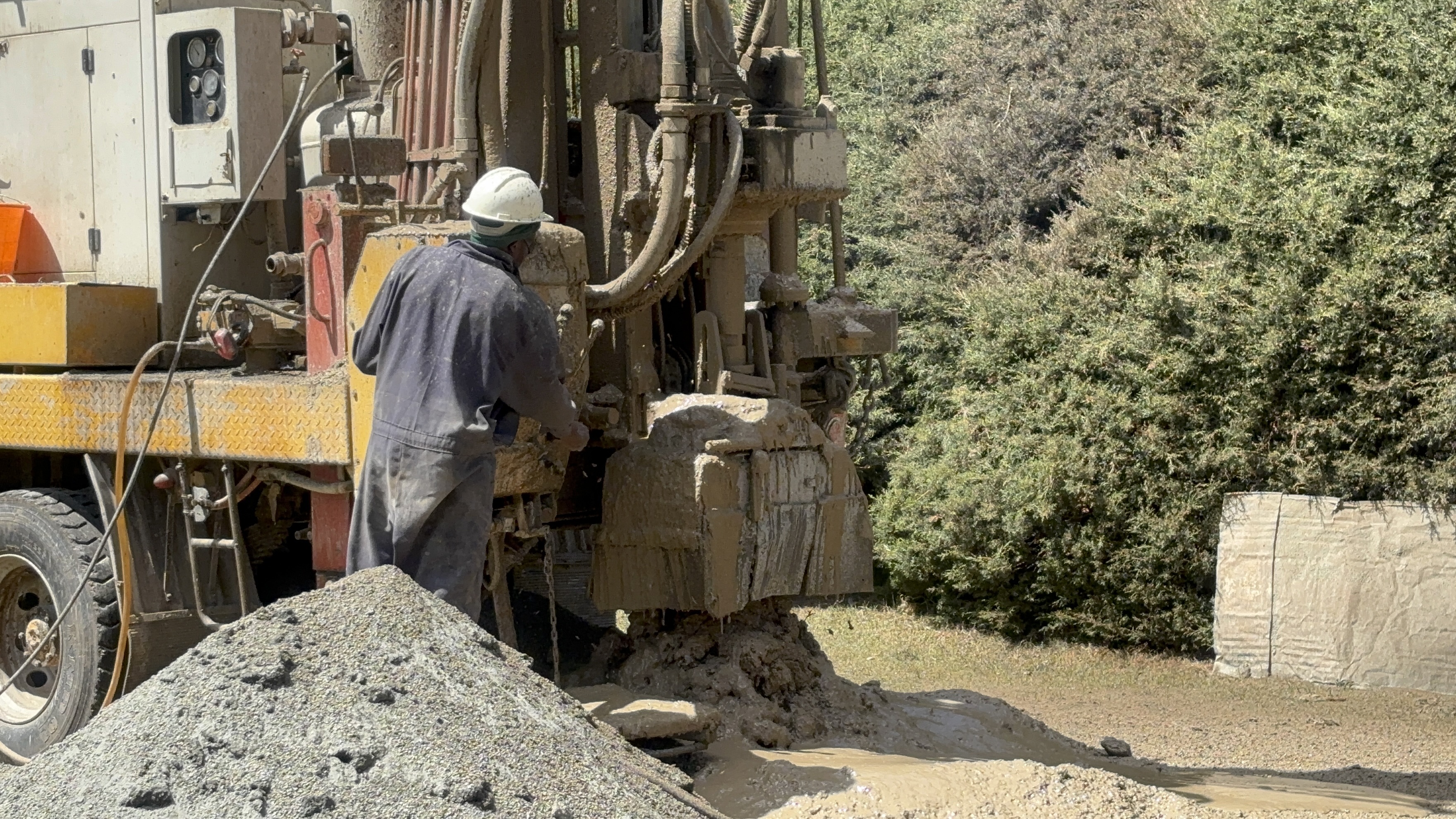 Wide view of Moiben borehole drilling operations near Eldoret